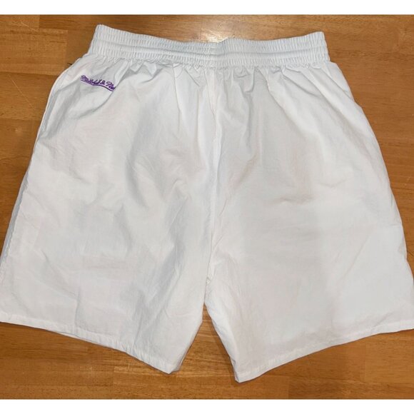 INSANE NWT Lakers Bundle: Magic Johnson Jersey, Lakers Hat, Shirt, Shorts $292 - Picture 6 of 16